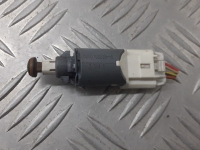 Датчик света стоп стоп-сигнал renault scenic ii 8200168238 фото №1