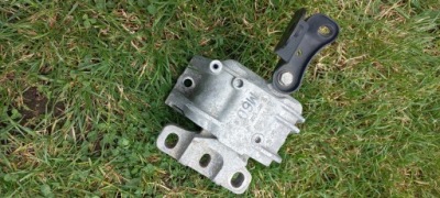 Подушка двигателя vw golf 1k0199262j фото №1