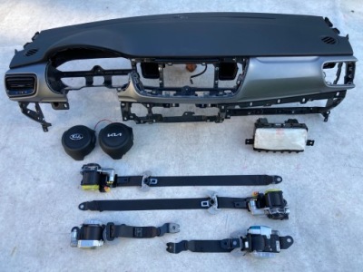 Kia stonic панель приладів консоль панель приладів pulpit подушки безпеки повітряні подушка безпеки ремені pas фото №1