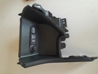 Kia sportage iv 2015-18 рамка защита туннеля панель usb aux 84681-f1000 фото №1