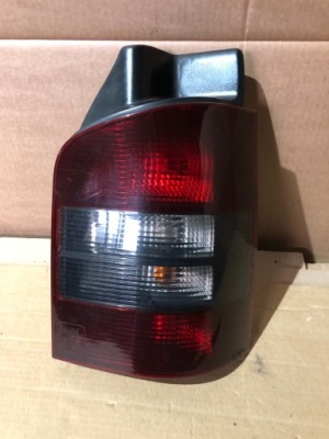 Лампа правий задня кришка багажника vw t5 multivan caravelle фото №1