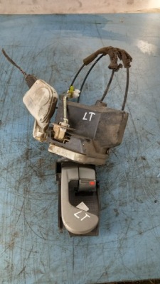 Замок лівий задня mitsubishi endeavor 04r фото №1