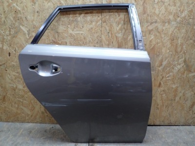 Дверь правое задние правый задняя toyota auris ii e18 hb фото №1
