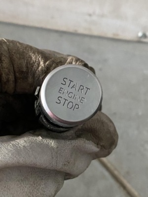 Audi a4 b9 8w кнопка запуск стоп 8w1905217f фото №1