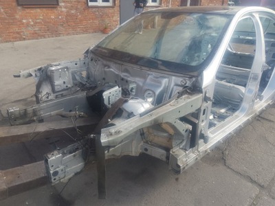 Mercedes w204 07- чверть перед передня ліва 775 фото №1