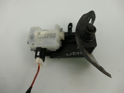 Mercedes cls w219 привід кришка заливної пального фото №1