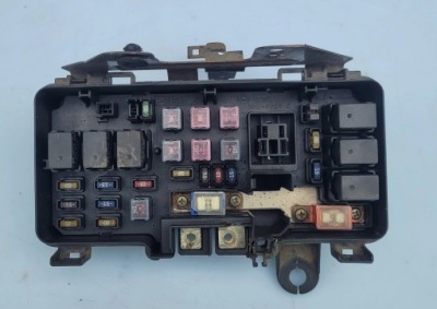 Коробка запобіжників honda accord vi 1.8b фото №1