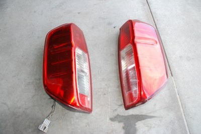 LAMPA L / P TYŁ NISSAN NAVARA 05-10R