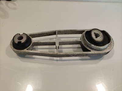 Dacia logan pick up кронштейн подушка двигателя 8200780781 фото №1