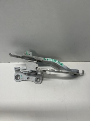 Mercedes w177 петля капот лівий a1778801100 фото №1