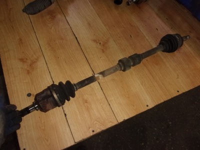 Hyundai i30 i привідний вал права довга 1.6 crdi фото №1