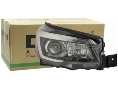 Фара фара правий subaru forester sk 18- фото №1