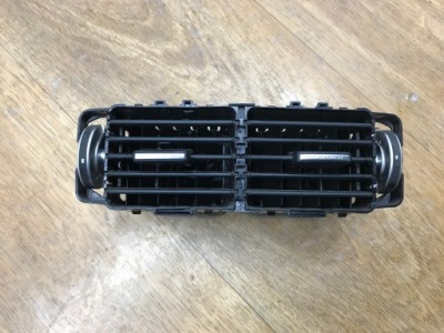 Bj32-014a22-ad решётка обдув задняя jaguar x761 f-pace фото №1