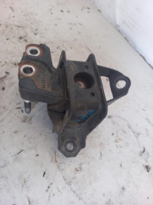 Кронштейн двигуна подушка toyota aygo ii 1.0 фото №1