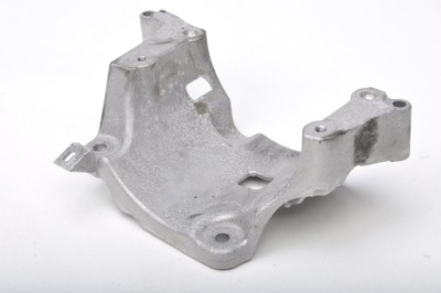 Volvo xc60 ii кронштейн кронштейн генератора 31480101 фото №1