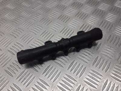 Молдинг упорскування toyota corolla e12 2.0 d4d фото №1