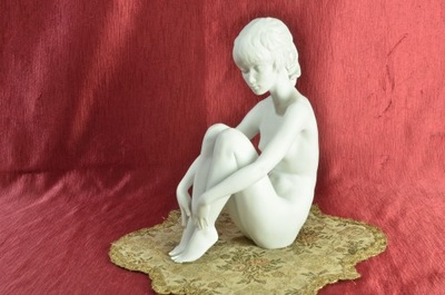 Figurka Siedzącej Nagiej Kobiety Kaiser Biskwit 23 cm Okazja !!!