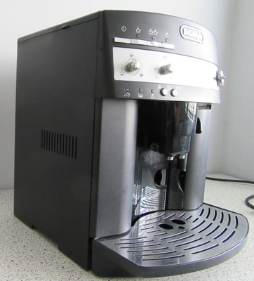 Ekspres do kawy DeLonghi Magnifica ESAM 3000.B 1450W