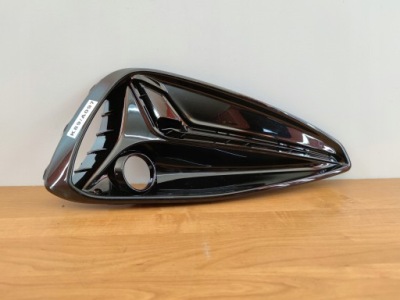 Права решітка рамка протитуманної фари hyundai i30 19-21 рік фото №1