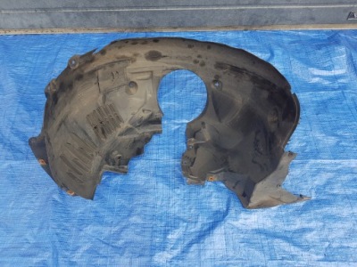 Підкрилок лівий перед mercedes slk r172 w172 1726900030 фото №1