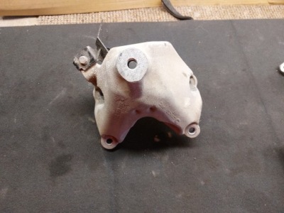 Ліва кронштейн двигуна audi e-tron фото №1