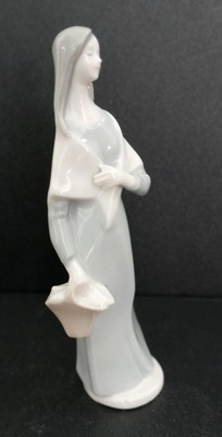 mała figurka, numerowana, wys 13cm