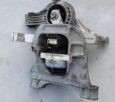 Кронштейн подушка двигуна peugeot 508 ii фото №1