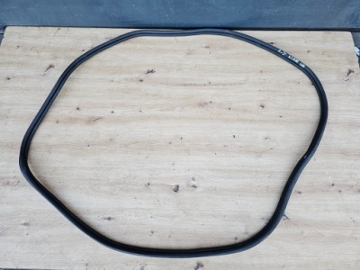 Прокладка задній кришки багажника opel astra j хетчбек 5d фото №1