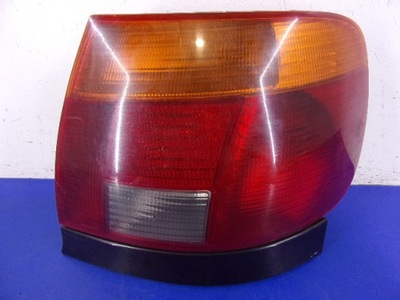Audi a4 b5 sedan лампа задня права +молдинг wiśnia фото №1