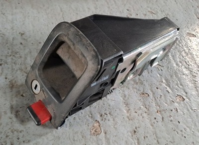 Audi a4 b8 замок спинка сидіння задня 8k5885682 фото №1