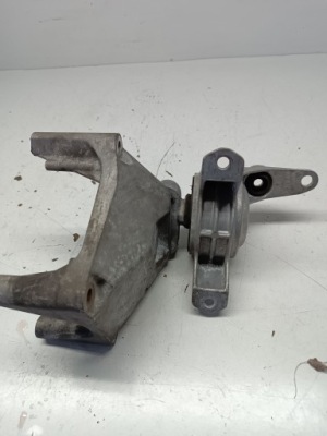 Подушка двигуна opel meriva b 1.4t фото №1