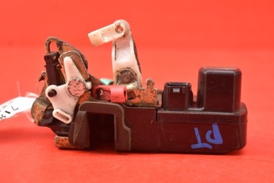 Замок двері правий задня задній dodge magnum 04-08 фото №1