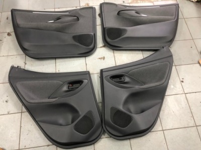 Toyota yaris iv 2020- обшивка обшивки двері комплект фото №1