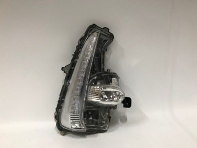 Toyota prius prime ii 17- протитуманна фара led поворотник правий фото №1