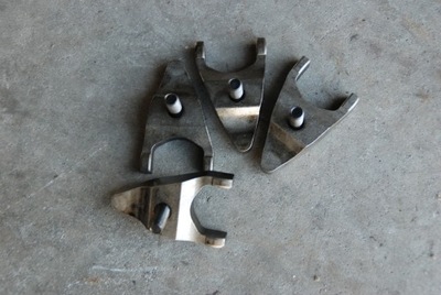 Pajero iv 3.2 кронштейн впрыска крепление + болт фото №1