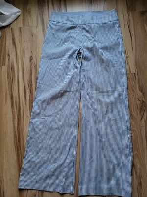 Śliczne marynarskie spodnie Tommy Hilfiger r 36