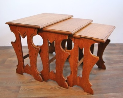 Trojaki drewniane - zestaw stolików 2329