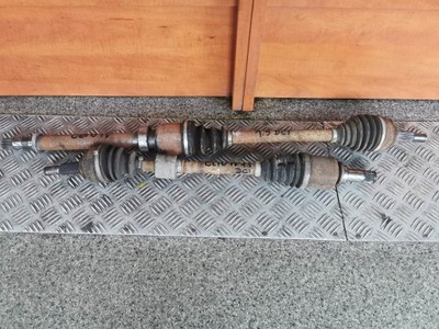 Приводной вал левый правый перед renault clio iv 1.5 dci фото №1