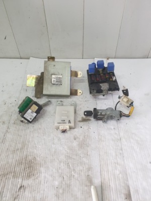 Блок управления набор запуск almera n15 1,4 23710-2n366 фото №1