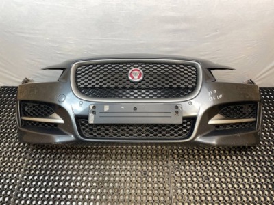 Бампер перед передний pdc решётка радиатора jaguar xe x760 r-sport код лакокрасочного покрытия: lkt 15- фото №1