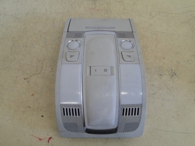 Audi a6 c6 освітлення лампа кабіни 4f0947135bq фото №1