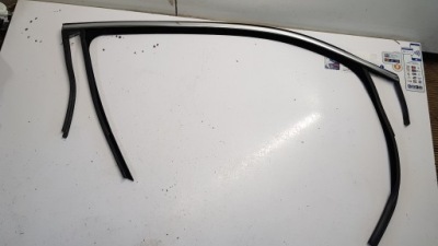 Молдинг прокладка двері ліва opel adam фото №1