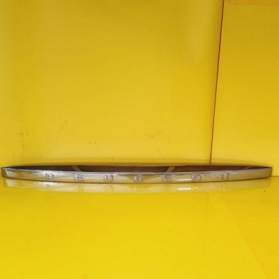 Накладка крышки багажника peugeot 407 9645271580 nr75 фото №1