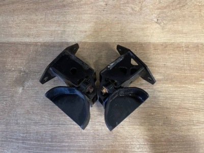 Кронштейн кронштейн радіатора velar gx73-8a291-cd фото №1