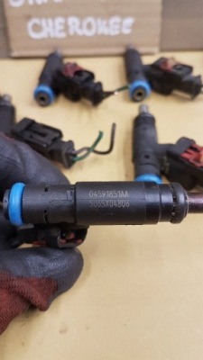 Инжектор форсунка grand cherokee iii wk 5.7 v8 фото №1