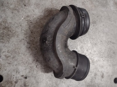 Opel insignia шланг интеркулер колено фото №1