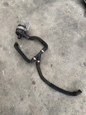 Porsche 982 cayman помпа води 982965558 фото №1