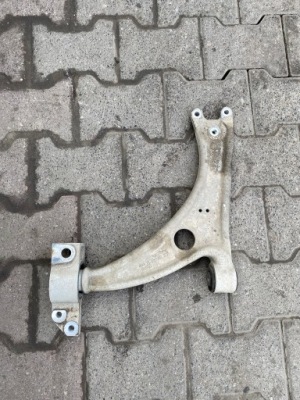 Audi q3 8u рычаг левый передний оригинал фото №1