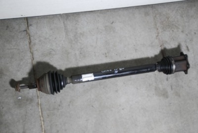 Приводной вал правая  перед 3q0407272at superb 3 2.0tdi фото №1