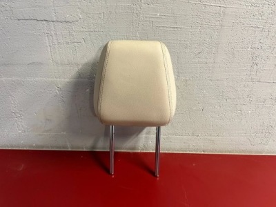 2022 bmw x1 u11 подголовник передний фото №1